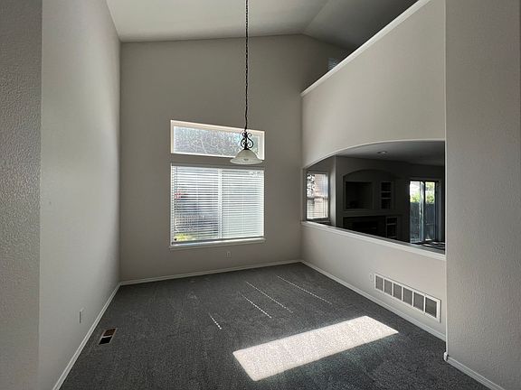 5th image of 10441 Devonshire St