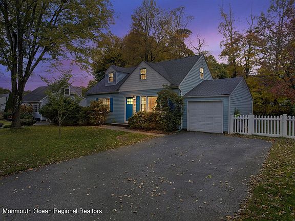2nd image of 22 Fairhaven Dr