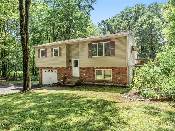 19 Chaundray Lane, Averill Park, NY 12018