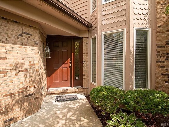 3rd image of 30 Cove Ct #8