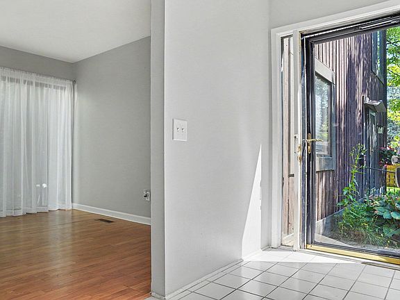 4th image of 235 Durness Ct