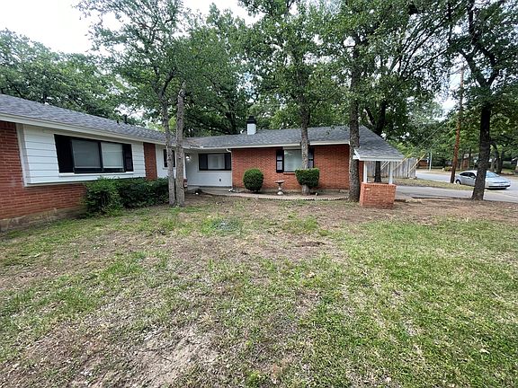 2nd image of 2823 Norwood Ln
