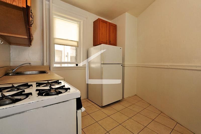 2nd image of 15 Tetlow St #209B
