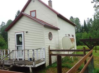 40780 Tapiola Rd, Chassell, MI 49916