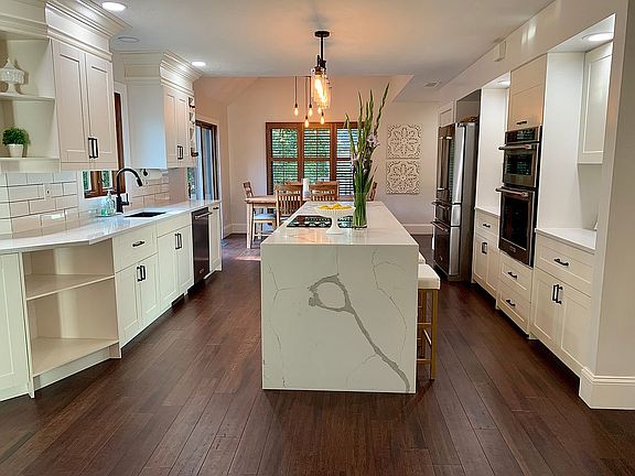 5th image of 2358 Carousel Ct