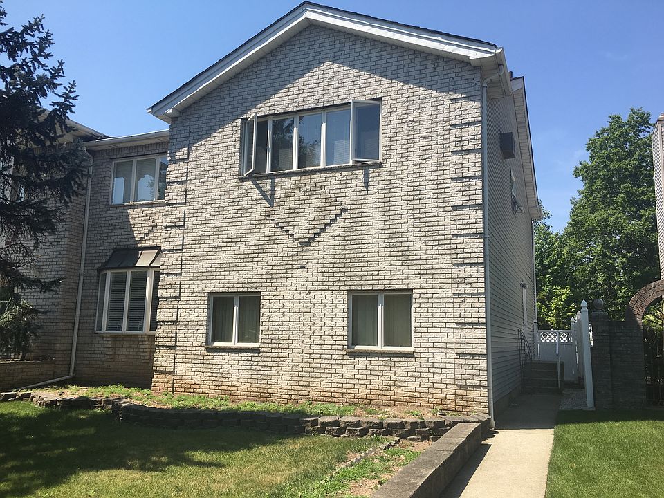 1st image of 710 Maguire Ave