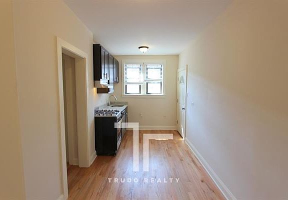 2nd image of 4036 N Ashland Ave APT 02E