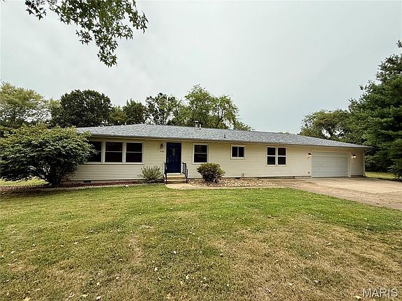 2nd image of 431 Winter Dr