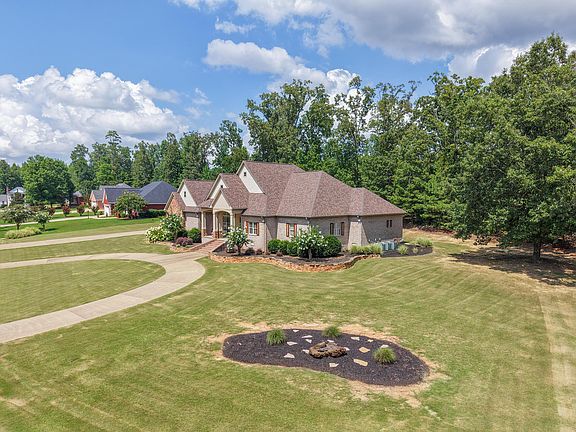 2nd image of 10 Tadpole Ln