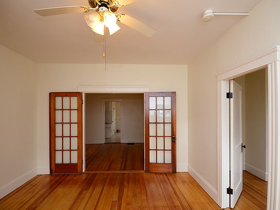 Living room 16' x 12'4"