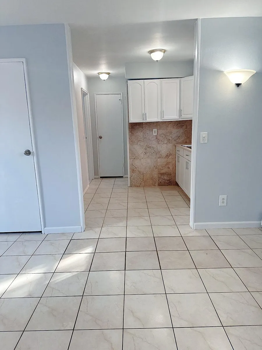 Building Photo - 2443 3rd St #1