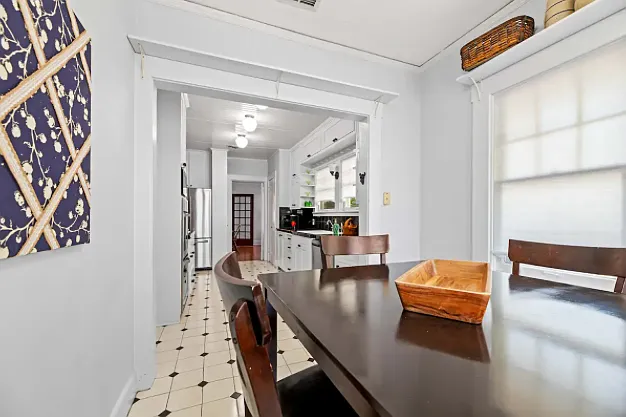 2336 Irwin St — Photo 13