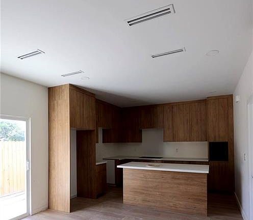 2nd image of 1811 Esperanza Ave #3