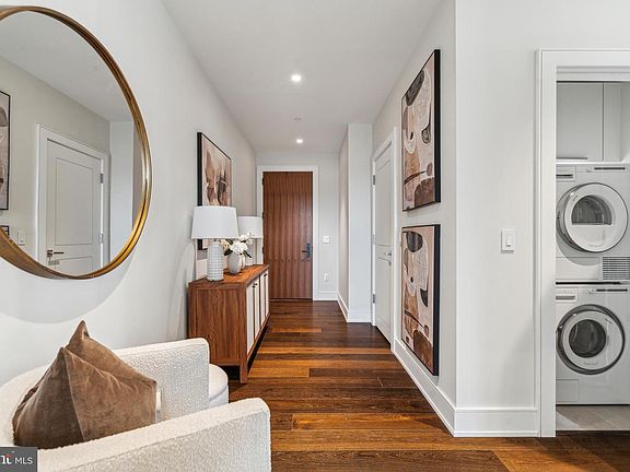 4th image of 301 S Broad #802