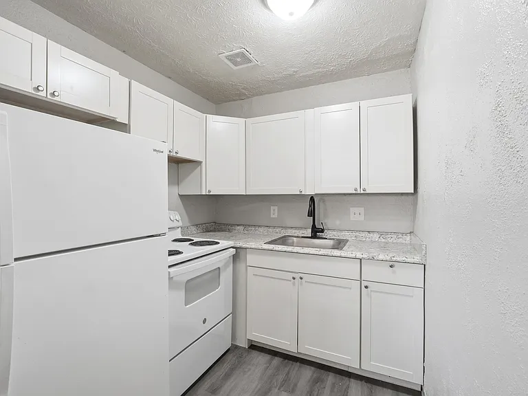 7569 Mentor Ave — Photo 4