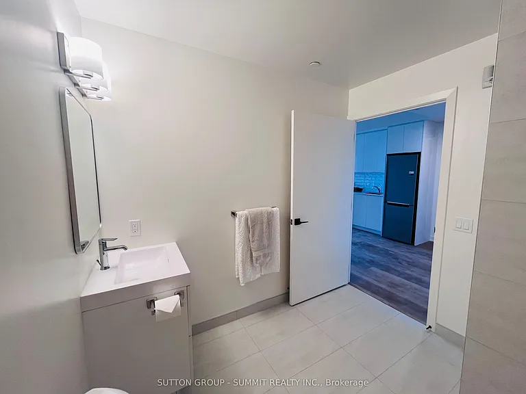 33 Erie Ave #402 — Photo 27