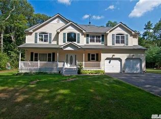 211A Clay Pitts Rd, East Northport, NY 11731