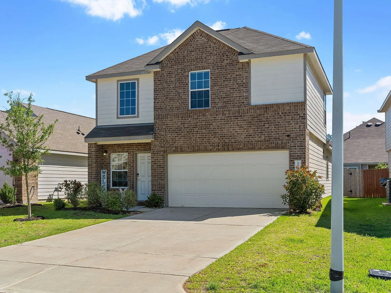 3 bed, 2.5 bath, 1801 sqft, $2,150 — Photo 2