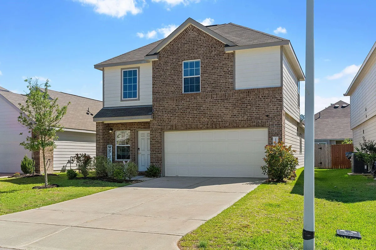 Building Photo - 2221 Raider Dr