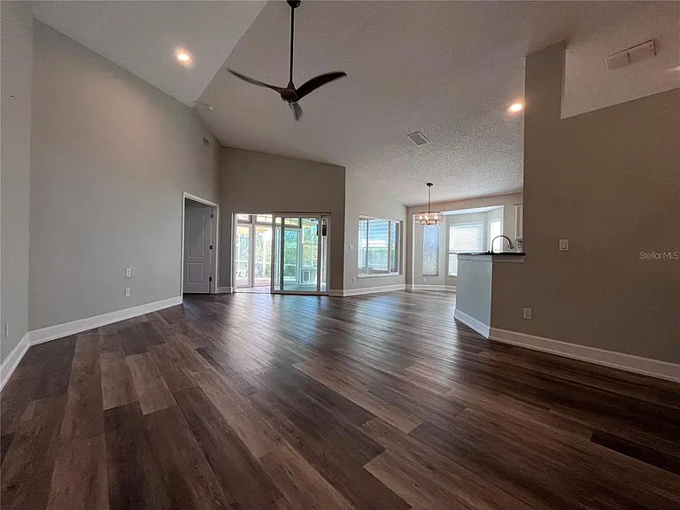 3705 Seminole Dr — Photo 7