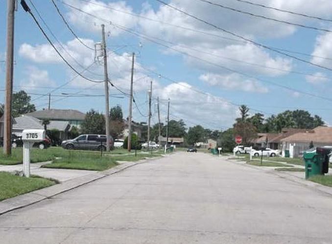 2nd image of 3700 Sandy Ln