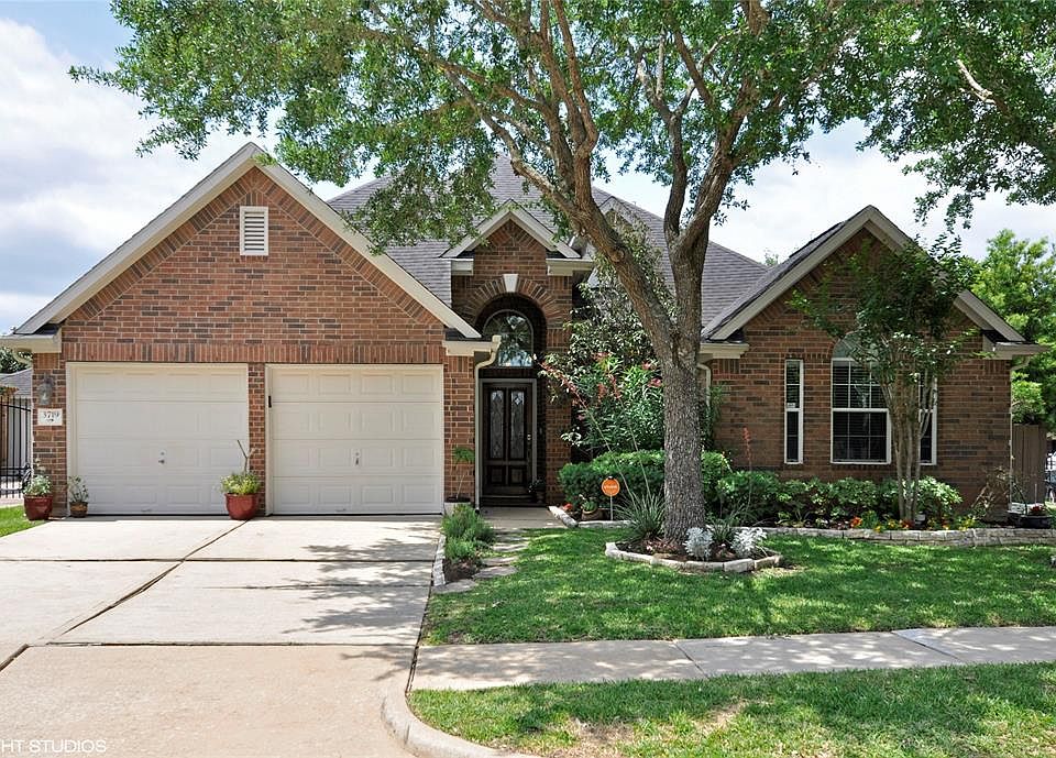 1st image of 3719 Pelican Lake Dr