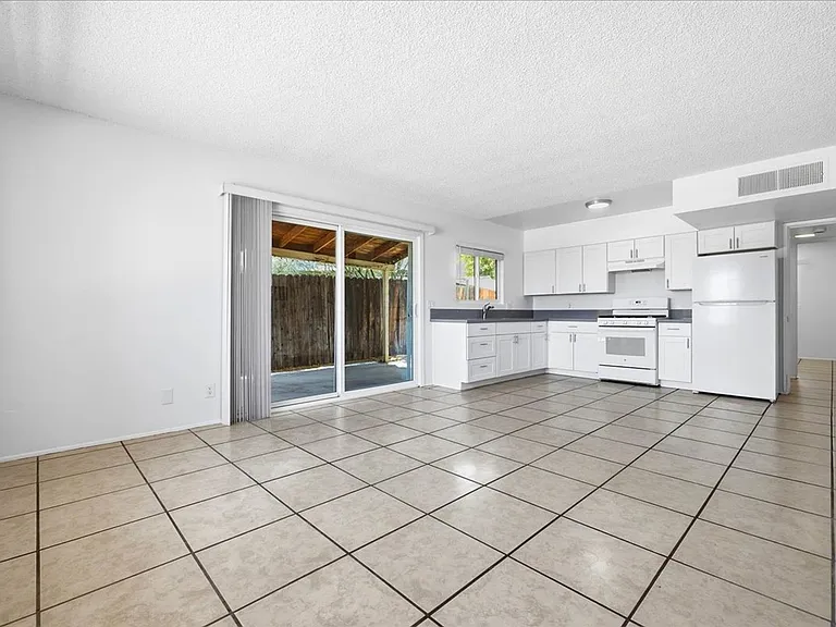 511 S. Desert View Drive — Photo 15