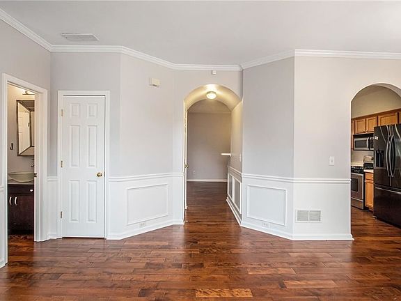 3rd image of 3144 Brookeview Ln NW