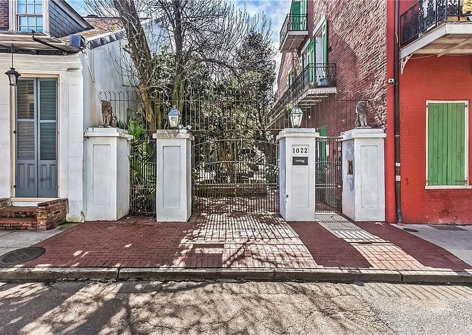 1st image of 1022 Saint Peter St APT 204