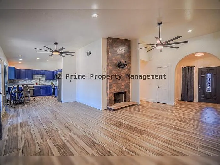 9054 N 84th Ln — Photo 4