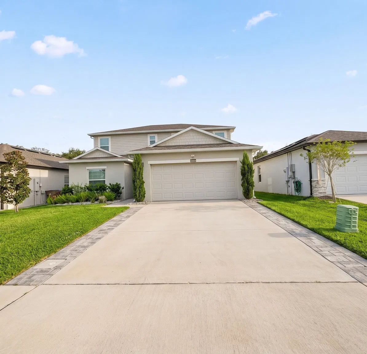 5 bed, 2328 sqft, $3,200 — Photo 1