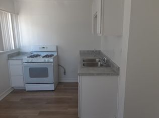 Spacious 2bd/1ba, 1bd/1ba, Studio/1ba(All Utilities Pay)-Cute Efficiency-Great Location, Hawthorne, CA 90250