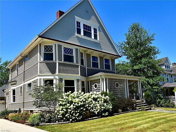 2nd image of 1466 Grace Ave