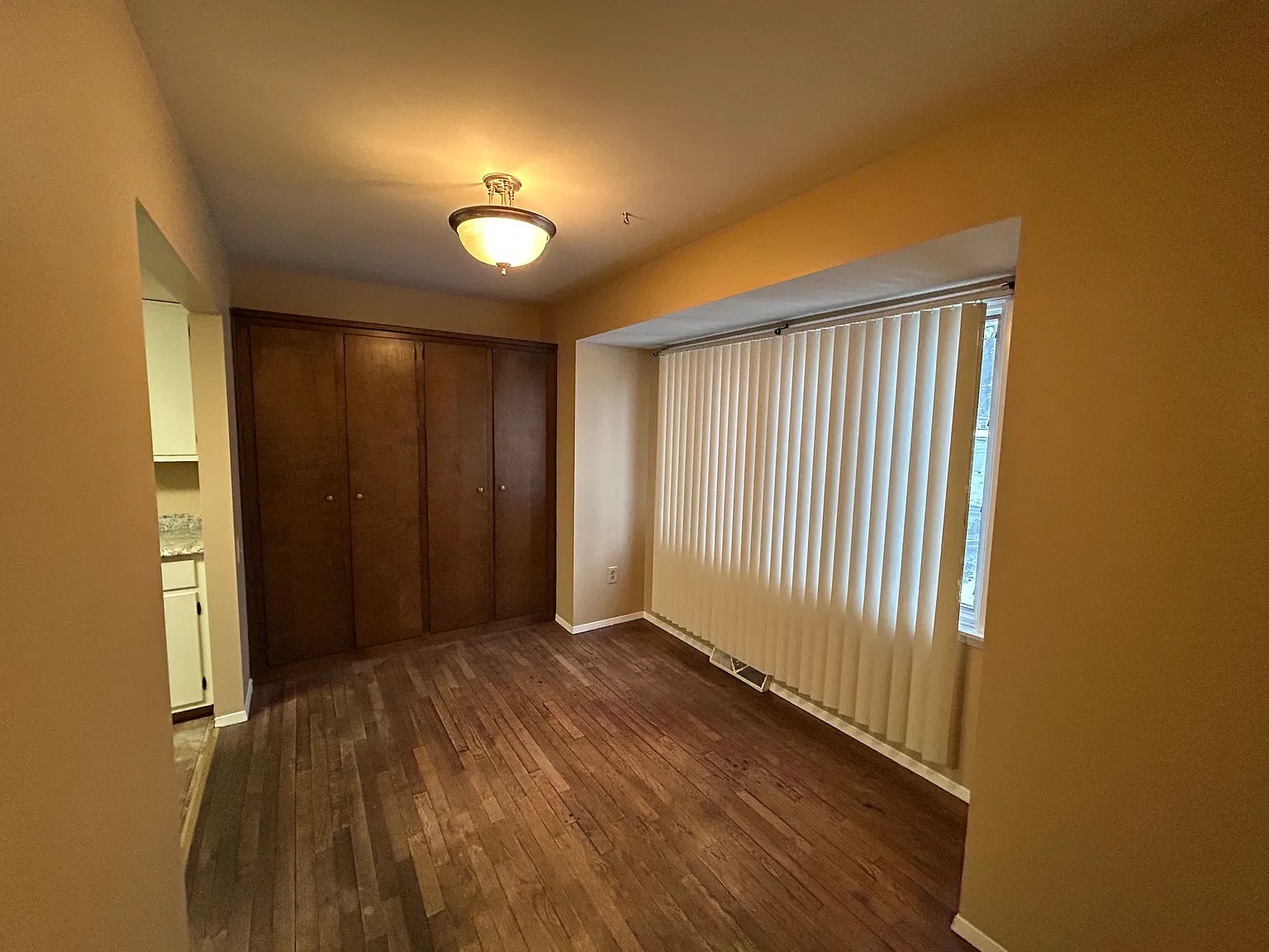 3 bed, 2.5 bath, 1800 sqft, $2,500 — Photo 4