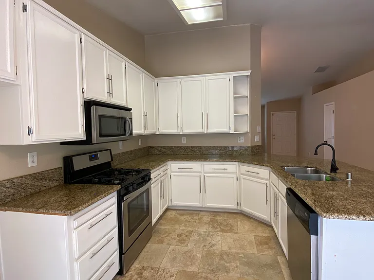 1509 Lathwell Way — Photo 5