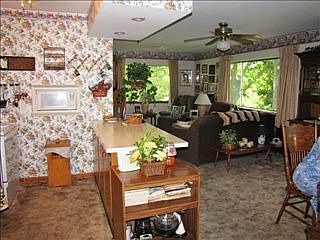 4th image of 569 Willrich Dr