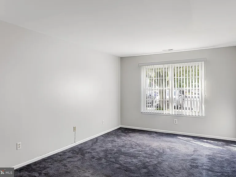 419 Atlanta Ct — Photo 18