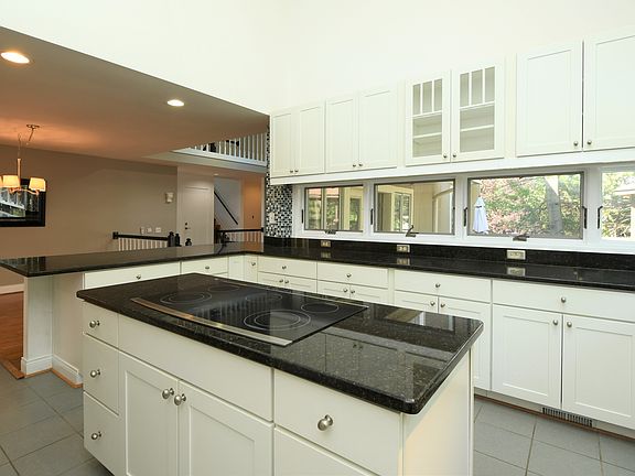 4th image of 11923 Safa Ct