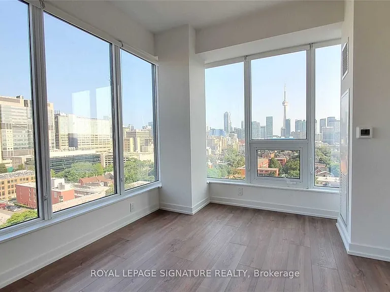 203 College St #1108 — Photo 3