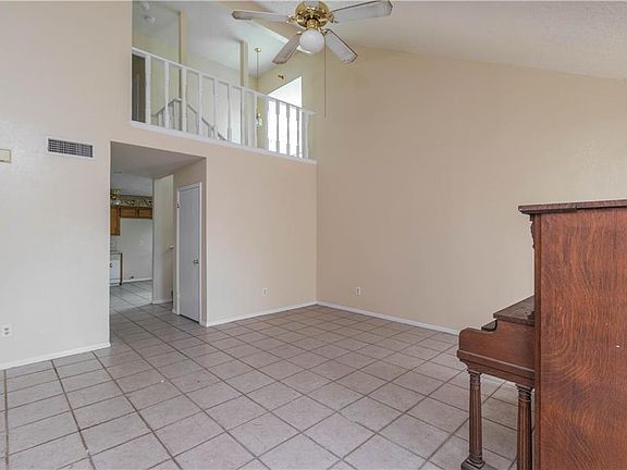 3rd image of 11618 Agua Dulce Creek Dr