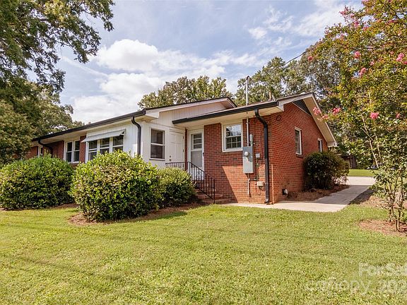 5th image of 601 Fernwood Dr