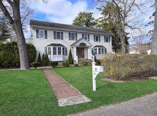 283 Elizabeth Ave, Holbrook, NY 11741