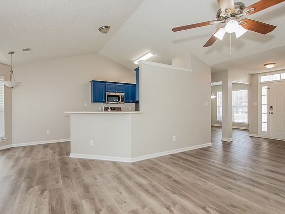 5th image of 105 Silverleaf Rd