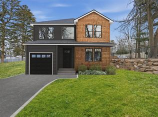 108 Beach Road, Wading River, NY 11792