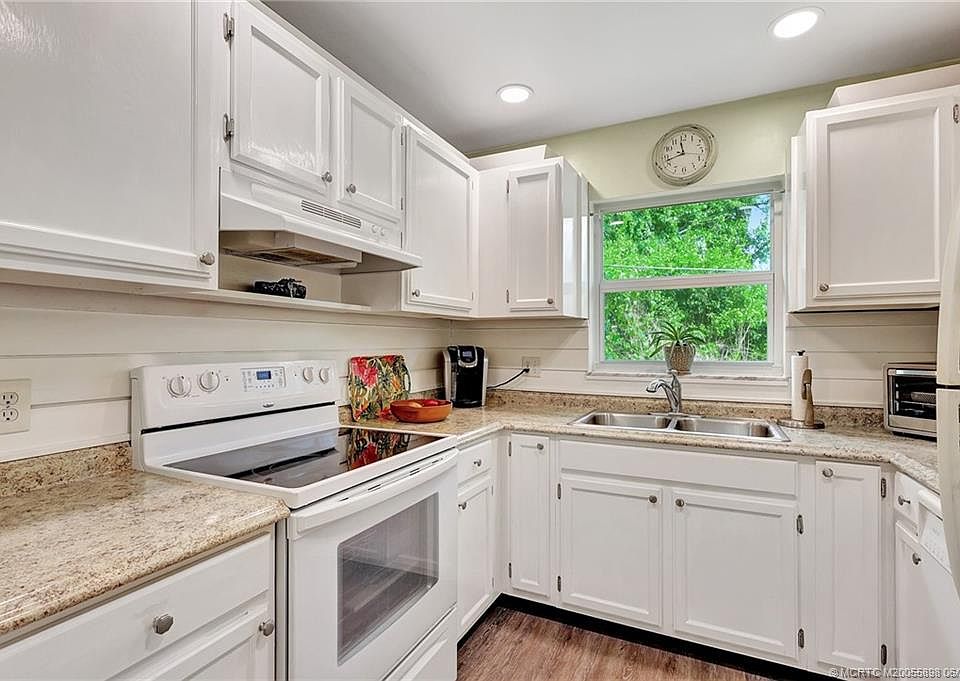 1st image of 1225 NW 21st St APT 3015