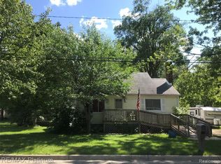 1140 Mildred St, Flushing, MI 48433