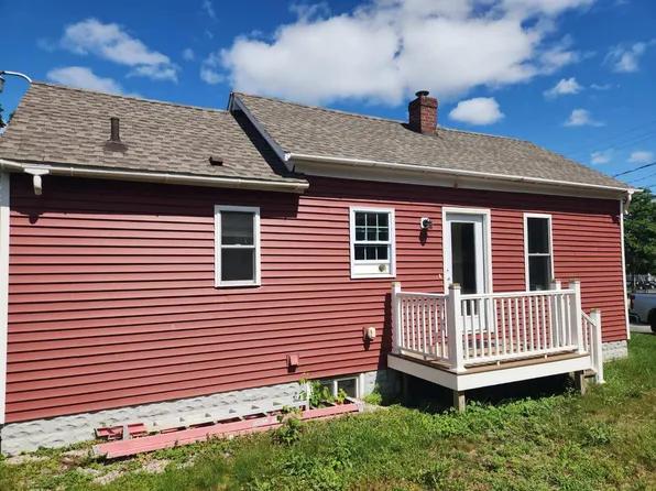 15 Victory Avenue, Biddeford, ME 04005