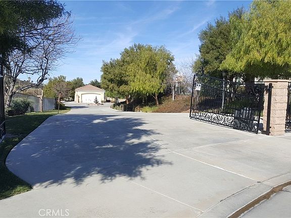 2nd image of 4007 Suzie Cir