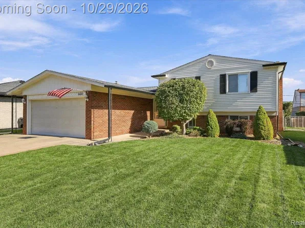 36850 Myra Ct, Sterling Heights, MI 48312