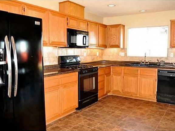 2nd image of 4777 Lemat Pl